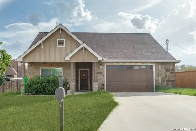 108 Ridgecrest, Floresville, TX 78114 - #2