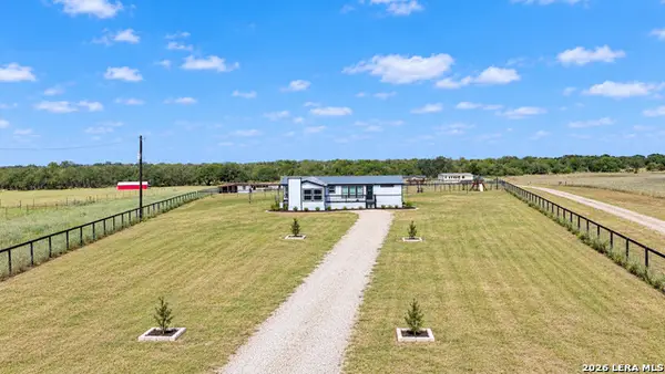 223 Cr 6812, Natalia, TX 78059