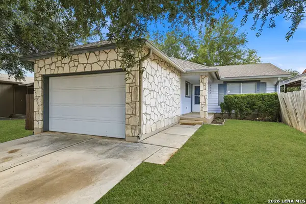 9982 Misty Plain Dr, San Antonio, TX 78245
