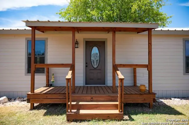 604 Mountain View Dr, Bandera, TX 78003 - #2
