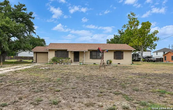 614 E Martindale, Seguin, TX 78155