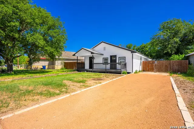 512 Guadalupe St, Kerrville, TX 78028 - #2