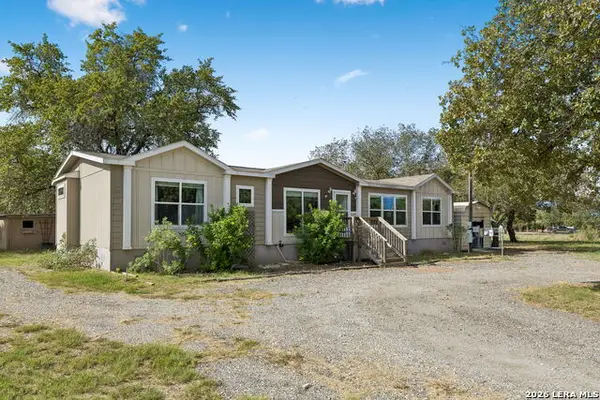 30 Terry Ln, Lytle, TX 78052