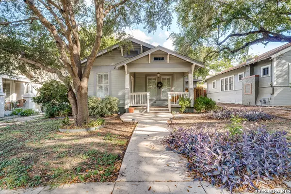 423 Queen Anne Ct, San Antonio, TX 78209