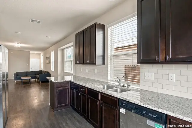 10562 Green Lake Dr, San Antonio, TX 78223 - #2