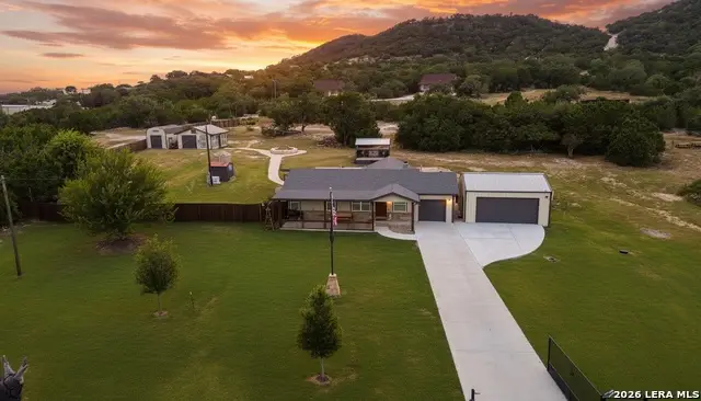 526 Cheyenne Trl, Pipe Creek, TX 78063 - #1