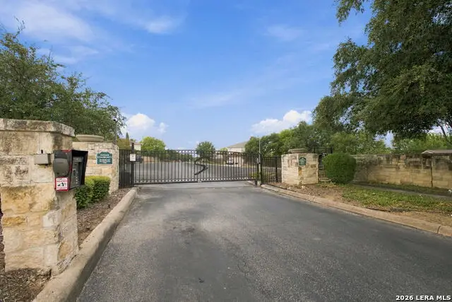 9007 Walnut Spgs, Universal City, TX 78148 - #2