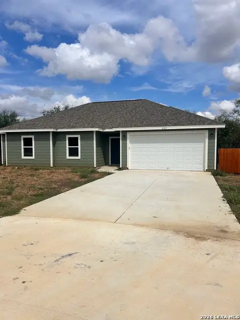 608 Mustang Circle, Nixon, TX 78140