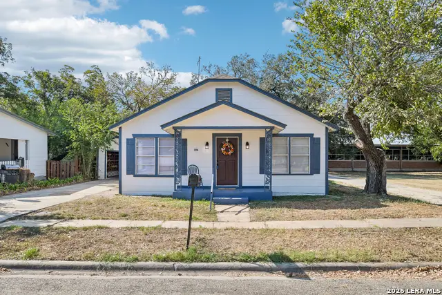 306 E Bowie St, Luling, TX 78648 - #2