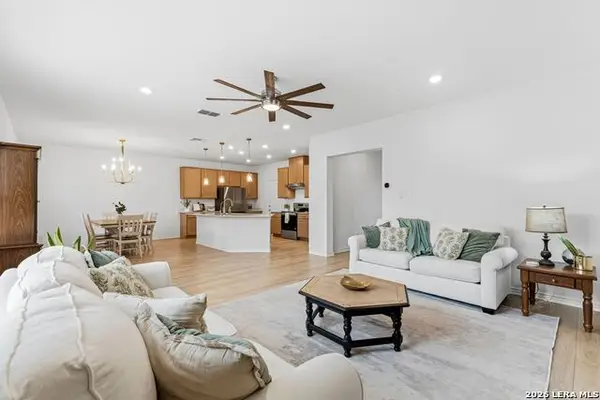 106 E Low Cascade Dr, Boerne, TX 78006