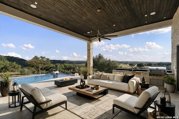2018 Paradise Pkwy, Canyon Lake, TX 78133