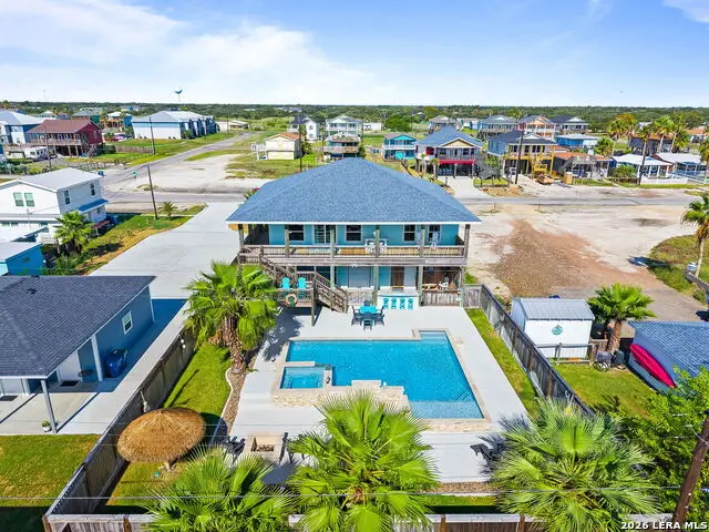 1528 S Magnolia St, Rockport, TX 78382 - #1