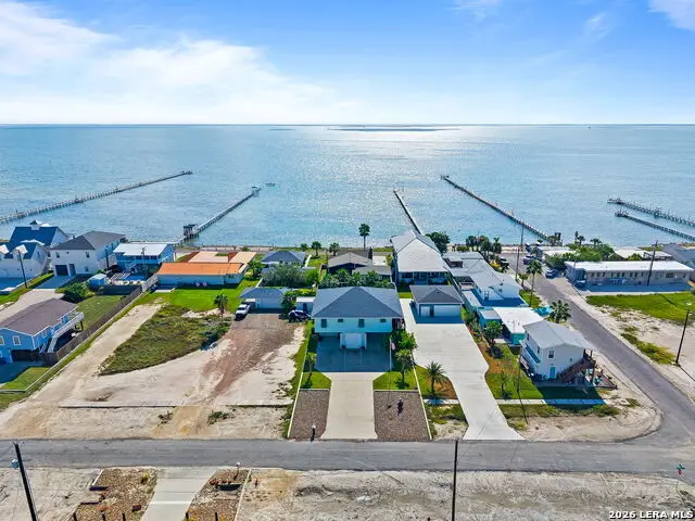 1528 S Magnolia St, Rockport, TX 78382 - #3