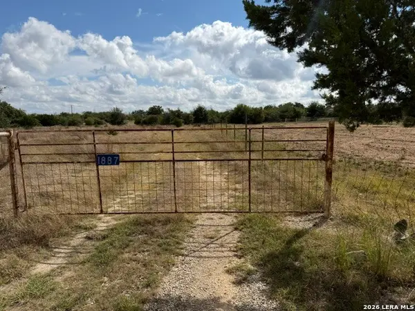 1887 Lange Rd, Harper, TX 78631