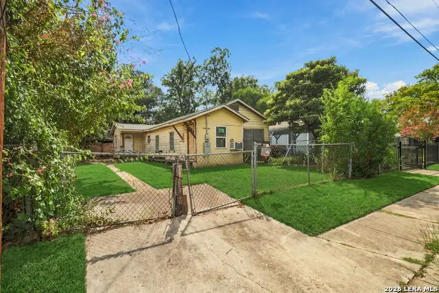 842 Angela St, San Antonio, TX 78207 - #1
