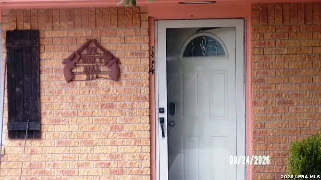 114 W Mesquite St, Karnes City, TX 78118 - #3