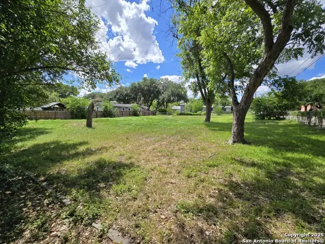 102 Leisure Dr, Balcones Heights, TX 78201 - #1