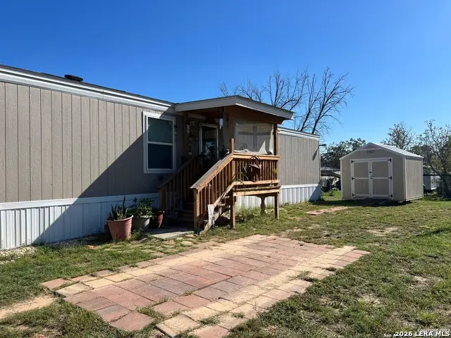 720 Sanches Ave, Pleasanton, TX 78064 - #2