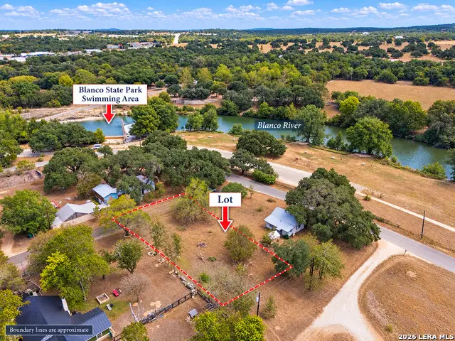 3 Elm St, Blanco, TX 78606 - #1