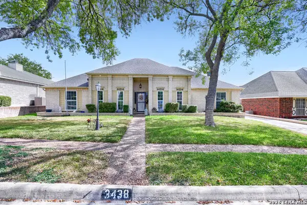 3438 Foxbriar Ln, Schertz, TX 78108