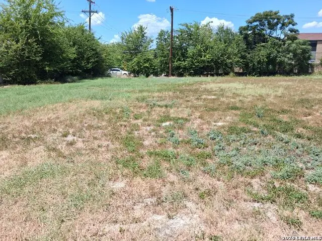 325 W Langley Blvd, Universal City, TX 78148 - #3