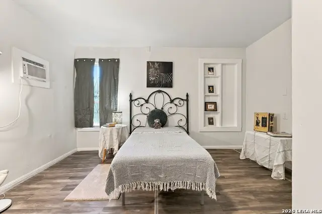 214 Cravens Ave, San Antonio, TX 78223 - #1