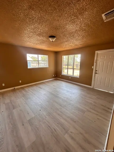 510 Riley, Seguin, TX 78155 - #2