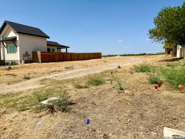 843 Ceniza Dr, Eagle Pass, TX 78852 - #1