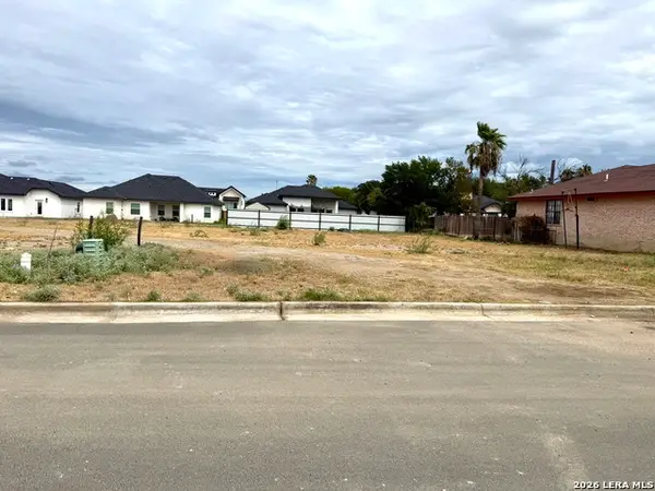 749 Encinal Dr, Eagle Pass, TX 78852