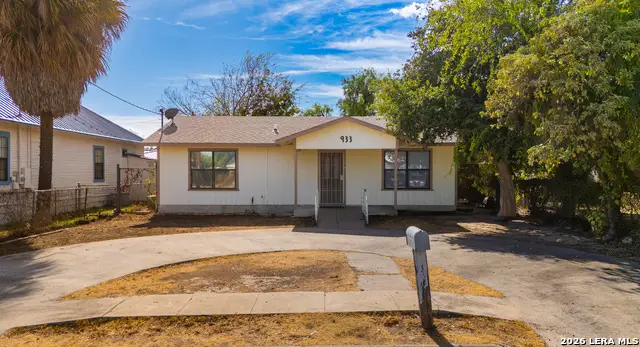 933 Avenue B, Eagle Pass, TX 78852 - #1