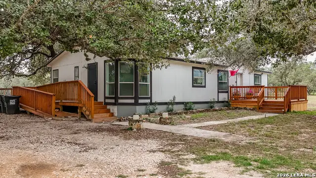 107 Harvest Ln, Floresville, TX 78114 - #1