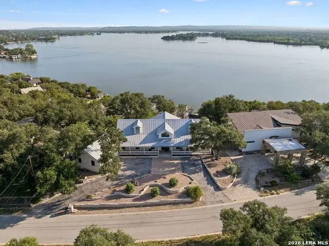 204 N Blue Ridge Trl, Horseshoe Bay, TX 78657 - #2
