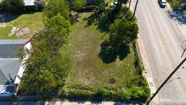 1753 W Poplar, San Antonio, TX 78207