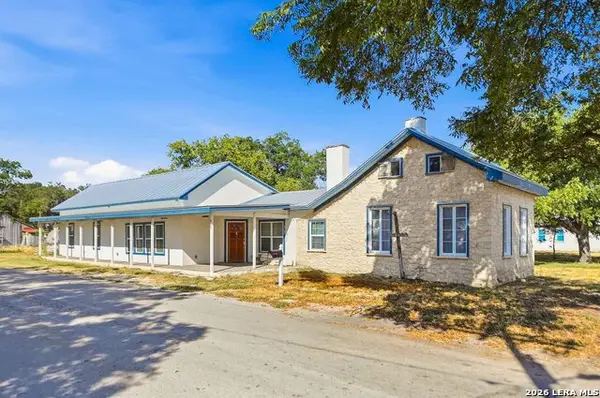 501 London St, Castroville, TX 78009