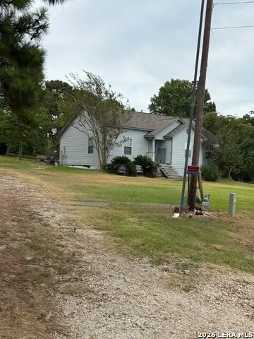 211 E Commercial Ave, Onalaska, TX 77360