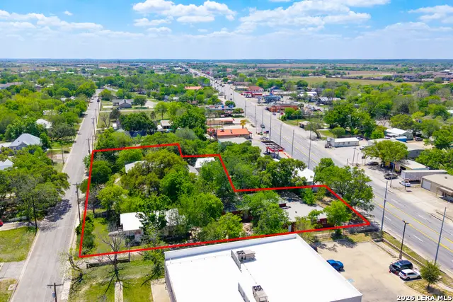 725 S Brazos St, Lockhart, TX 78644 - #2
