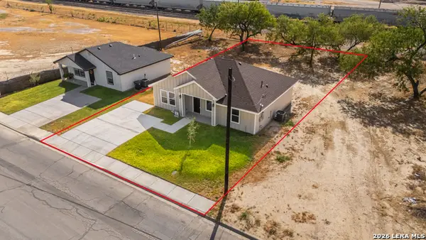1090 Kifuri St, Eagle Pass, TX 78852