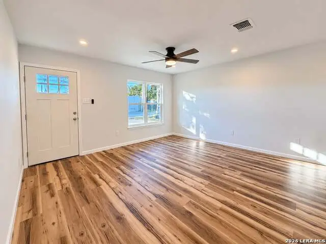 305 W Aviation Blvd, Universal City, TX 78148 - #2