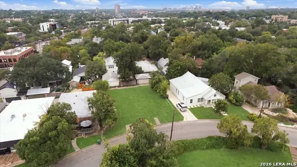 328 Albany St, Alamo Heights, TX 78209