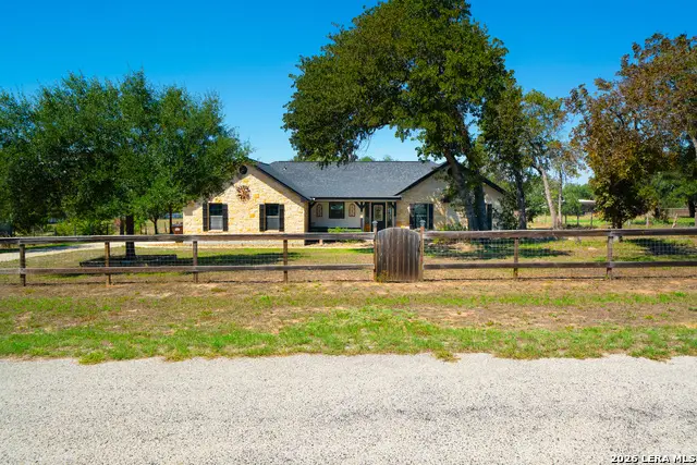 312 Rose Garden, La Vernia, TX 78121 - #1