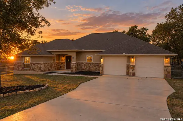 237 Great Oaks Blvd, La Vernia, TX 78121