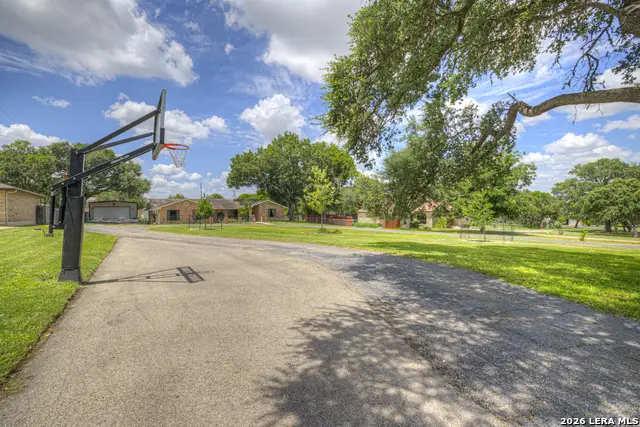 1001 Fawn Dr, Schertz, TX 78154 - #2