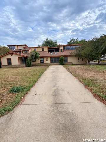 332 Margo Dr, Pearsall, TX 78061