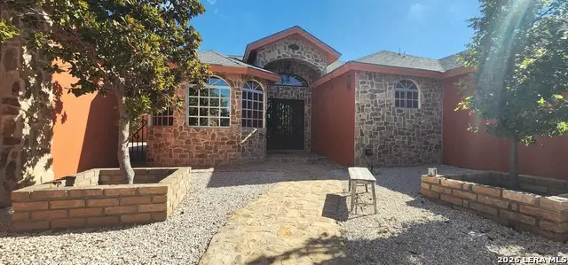 372 Jardines Verdes Dr, Eagle Pass, TX 78852 - #1