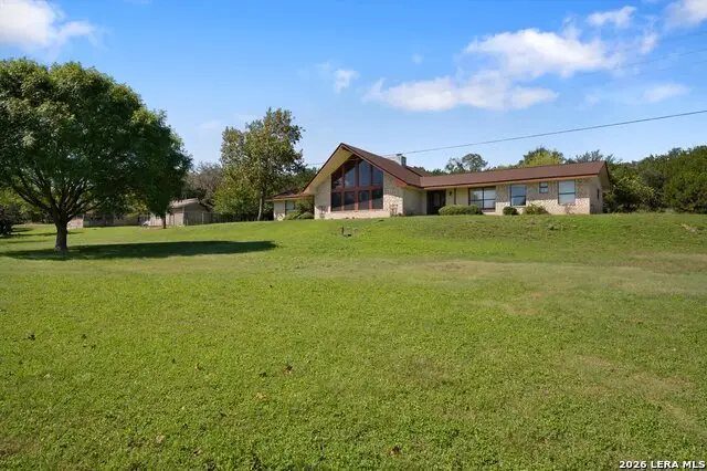 2044 Medina Hwy, Kerrville, TX 78028 - #2