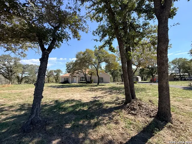 444 Shannon Rdg, Floresville, TX 78114 - #1
