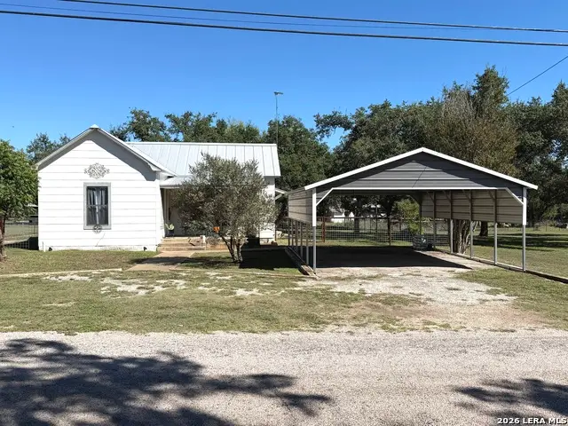 162 N Third St, Harper, TX 78631 - #1