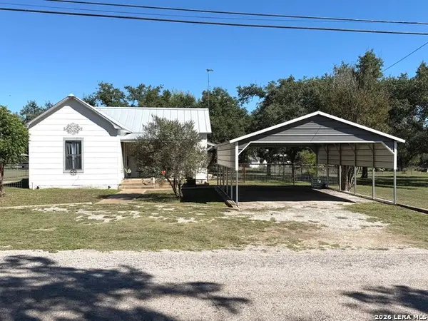 162 N Third St, Harper, TX 78631