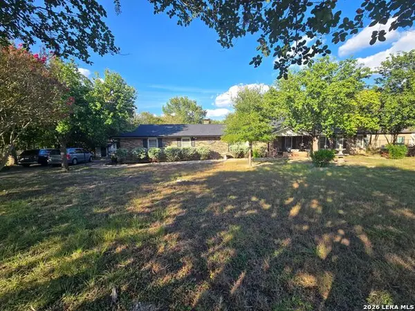1101 Monroe Dr, Kerrville, TX 78028