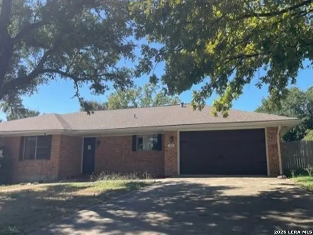 104 Westwood Ln, Kerrville, TX 78028 - #1